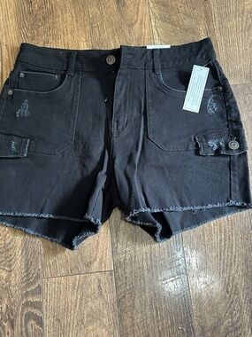 New Women's Black Frayed Hem Utility Shorts